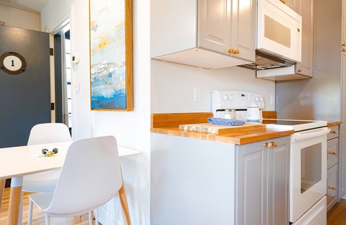 New Castle Appartement | Great Island Inn - Studio King - Vue sur le jardin
