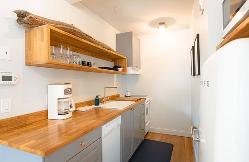 New Castle Appartement | Great Island Inn - Studio King - Vue sur la rue Main