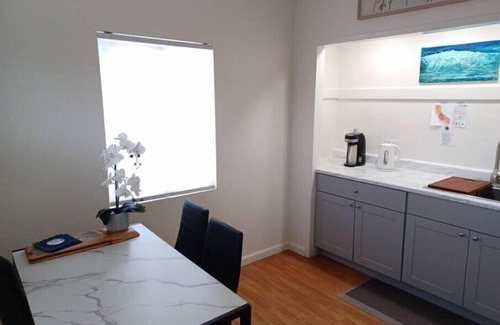 Baywood Park Maison | Great little beach house. County License# 6012116