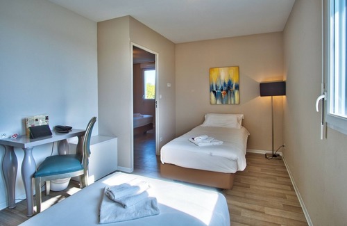 Mouguerre Hôtel | Great Locale in Biarritz! Free Parking, Near Remparts de Mousserolles