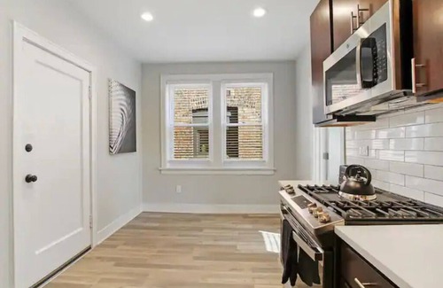 Kenwood Appartement | Great Location! 15 Min from DT -Historic Hyde Park
