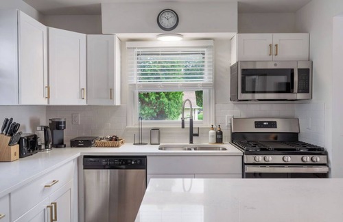 Westmont Maison | Great Location! Beautiful Home Near Downtown Westmont