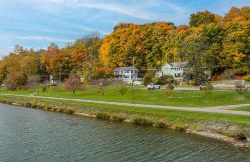 Ithaca Maison | Great Location! Colleges! Hiking! Ithaca Commons!