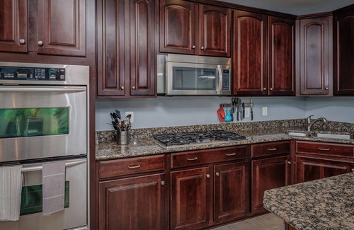 Lorton Maison | Great Location End unir maison de ville de luxe. Garage 2 voitures,