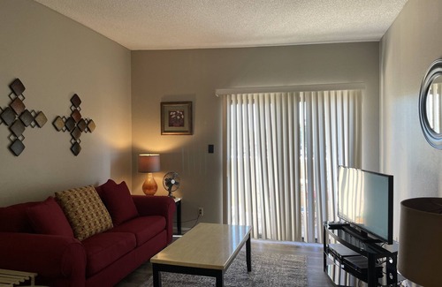 Glendale Copropriété | Très bien situé! Minutes To Golf, Entraînement de printemps et au football!