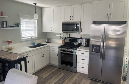 Lomita Appartement | Great location nestled in a charming Lomita residential neighborhood.