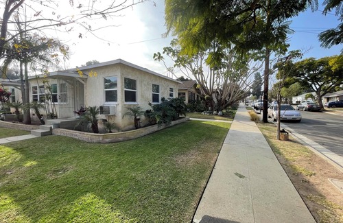 Lomita Appartement | Great location nestled in a charming Lomita residential neighborhood.