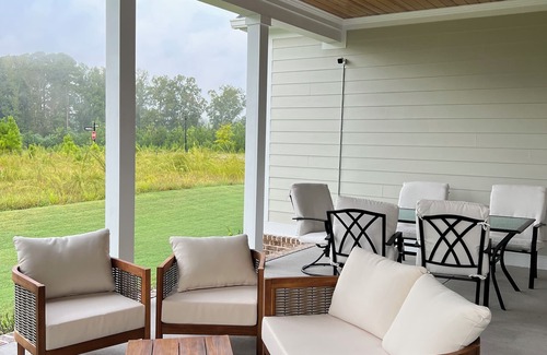 Evans Maison | Great Masters rental in quiet neighborhood