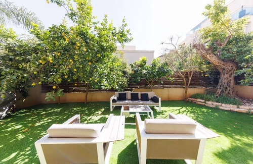 Hod HaSharon Maison | Great neighborhood ! great for large group of people.