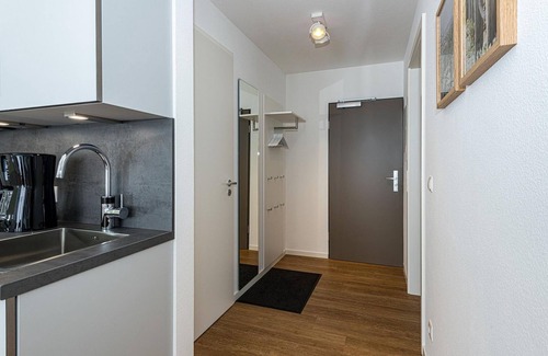 Bensersiel Appartement | Great North Sea apartment with balcony, parking, use of swimming pool & sauna - Deichhäuser Anna Küste