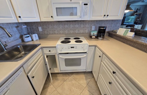 Kaanapali Copropriété | Great Ocean View #357 1-bedroom 2-bath condo at The Whaler SPECIAL PRICING NOW!