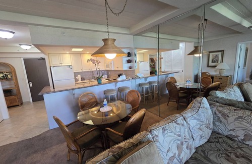 Kaanapali Copropriété | Great Ocean View #357 1-bedroom 2-bath condo at The Whaler SPECIAL PRICING NOW!