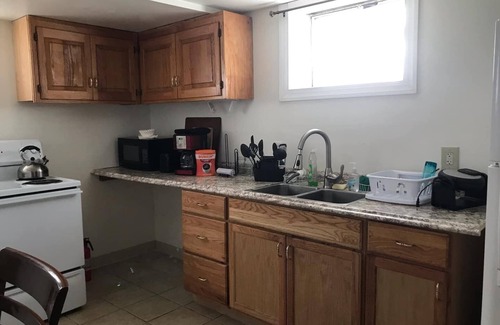 Lawrence Appartement | Great one-bedroom basement apt., near KU and restaurants!