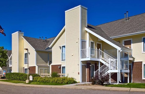 Somers Point Maison | Great Pick! With Free Breakfast & Parking, Pool, Pets are Welcome!