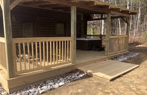 Spencer Cabine | Great rates for a 2B/2B cabin by Fall Creek Falls! Book your summer vacay now!