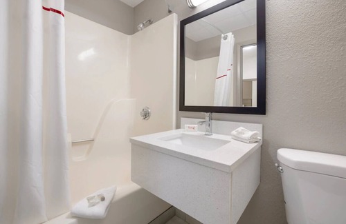 Weedsport Maison | Great Rates, Great Stays! Minutes to Syracuse Hancock International Airport!
