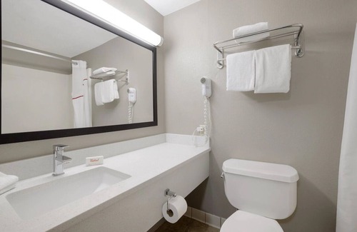 Weedsport Maison | Great Rates, Great Stays! Minutes to Syracuse Hancock International Airport!