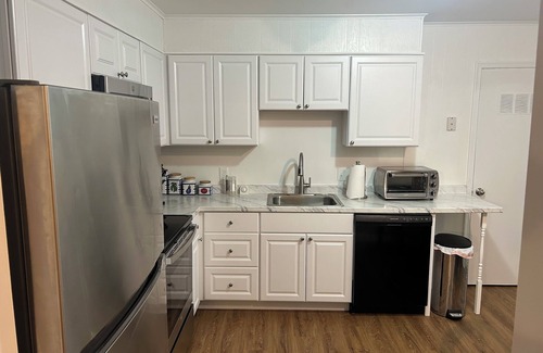 Country Club Estates Maison | Maison de ville Rehoboth avec piscine! 3 pâtés de maisons à la plage! (À CÔTÉ DE LA LISTE VRBO # 956165)