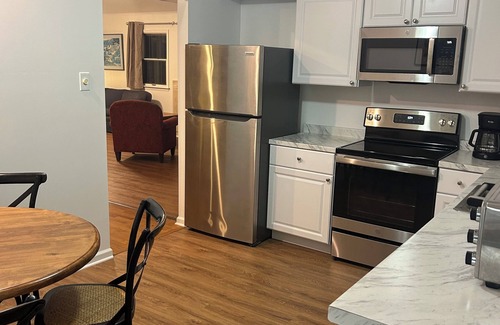 Country Club Estates Maison | Maison de ville Rehoboth avec piscine! 3 pâtés de maisons à la plage! (À CÔTÉ DE LA LISTE VRBO # 956165)