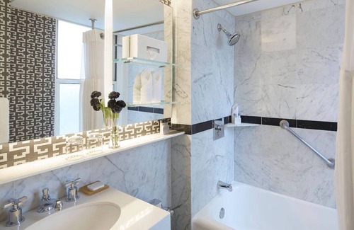 Midtown East Maison | Great Relaxing Overnight Stay! Minutes from Central Park, 2 Relaxing Units!