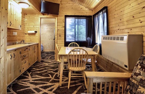 Buffalo City Cabine | Great River Road Cabin on the Mississippi Backwaters Catfish Cabin