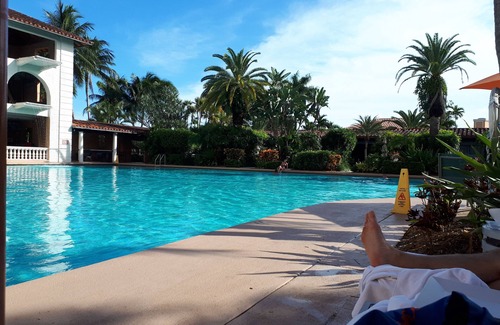 Margate Villa | Grande petite villa avec la meilleure piscine de type complexe communautaire autour. Venez profiter !!!