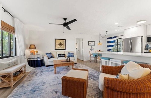 Port Orange Maison | Great Sunsets on Lake & Heated Pool / 4-bedroom house