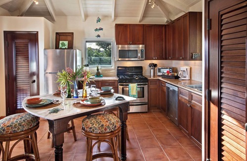 Maho Bay Quarter Maison | Great Turtle Villa ~ located in Coral Bay with pool & SOLAR