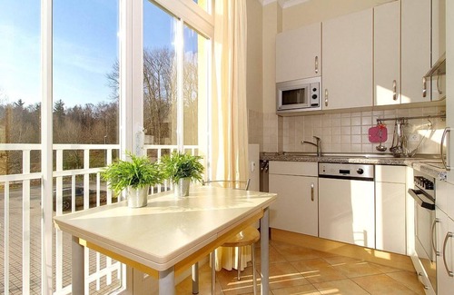 Ostseebad Kuhlungsborn Appartement | Great vacation apartment on the Baltic Sea with large balcony, sauna area & pool in the house - Dünenschloss