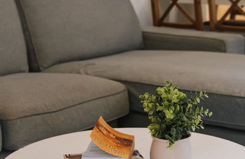 Robertson Maison | Great Value & Comfort Family Home 5 mins to Shops