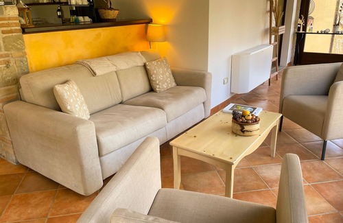 Cessapalombo Villa | Great villa with big garden and swimmingpool on the edge of the Sibillini Mts.