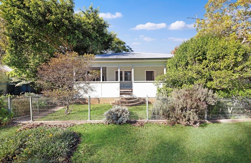 Patonga Maison | Green Cottage: paradis de vacances familiales au bord de l'eau, ponton privé et accès routier