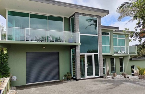 Kerikeri Maison | Green Gables - 5 Beds (4 bedrooms) 3 Baths