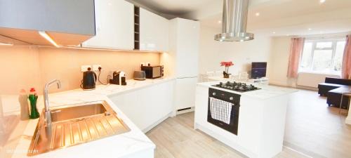 Pinner Maison | Green Garden in Northwest London