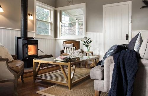 Glenlyon Maison | Green Gully House - a scenic country retreat