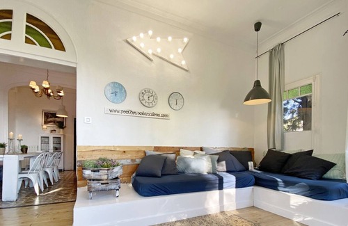 Pedralbes Maison | Maison verte. Maison avec piscine à Barcelone