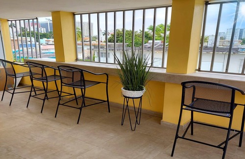 Hato Rey Central Maison | Green Island