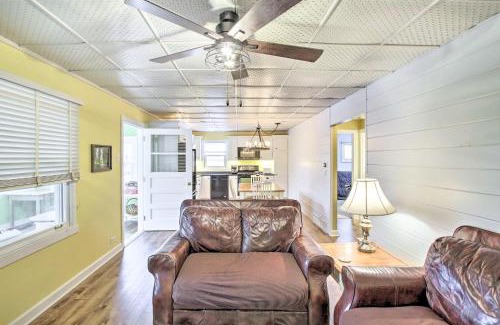 Markesan Maison | Green Lake Vacation Home with Screened Porch!
