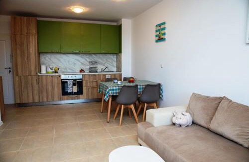 Sozopol Appartement | Green Life One-Bedroom Apartment with Sea View by Flаt Manаger