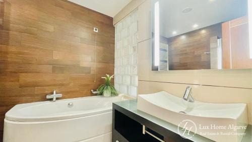 Estombar Maison | Green Lodge - Pestana Golf - Big Terrace - Pool