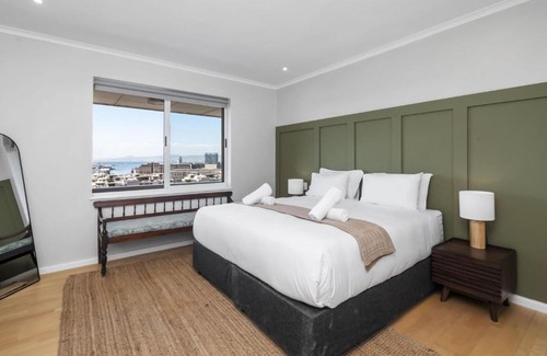 Green Point Appartement | Green Point 8th-Floor Stay with Stunning Views