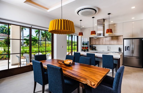 Tamarindo Villa | May Specials Ocean View 4bd - Walk to Pool & Beach with Beach Club Access