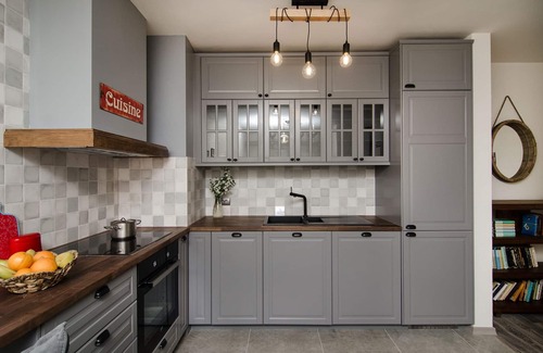 Saints Constantine and Helena Appartement | Espace vert dans la ville-Akvarel 3