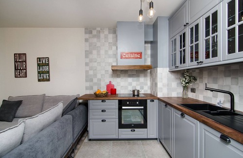 Saints Constantine and Helena Appartement | Espace vert dans la ville-Akvarel 3