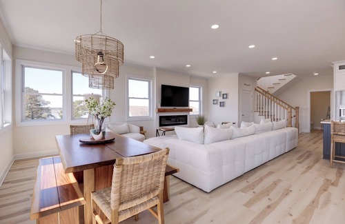Milford Maison | Green Street Coastal Retreat