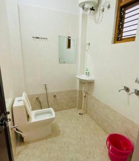 Sarnath Appartement | Green View Apartments Flat B