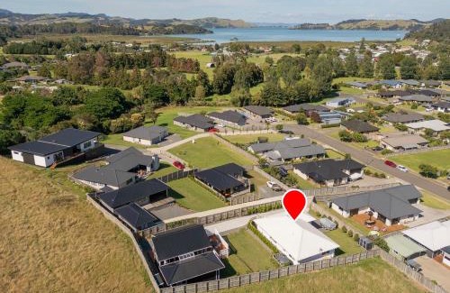 Coromandel Maison | Greenhills Charmer - Coromandel Town Holiday Home