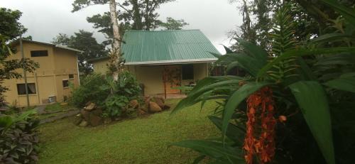Guayabo Chalet De Ski | Greenhouse Lofts Miravalles