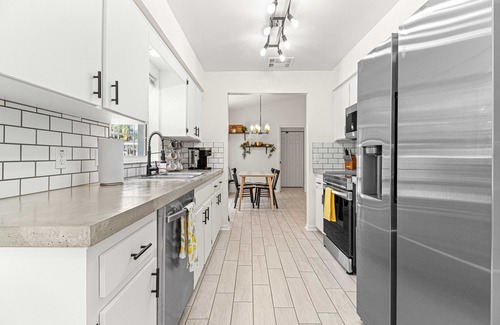 Candler Maison | Greenway Getaway Near Silver Springs, walking distance to Cross Florida Greenway