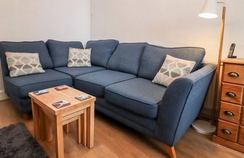 Little Malvern Maison | GREENWAYS, pet friendly, with hot tub in Malvern